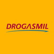 Venha com a gente celebrar o aniversário Drogasmil! 🎈 Até 90% de desconto, parcelamento em até 7x sem juros e muitas